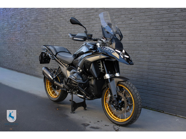 BMW R 1300 GS Triple Black   Spaakwielen goud   BTW