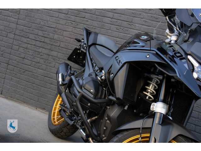 BMW R 1300 GS Triple Black   Spaakwielen goud   BTW