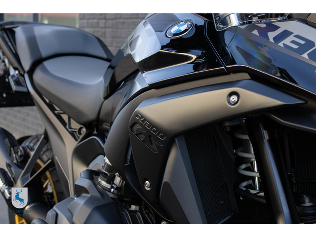 BMW R 1300 GS Triple Black   Spaakwielen goud   BTW