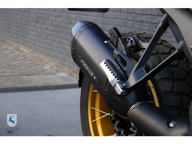 BMW R 1300 GS Triple Black   Spaakwielen goud   BTW