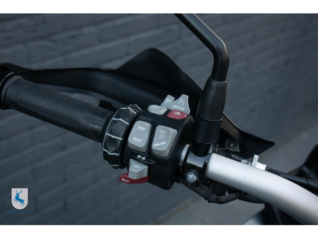 BMW S 1000 XR   Akrapovic   Getint windscherm