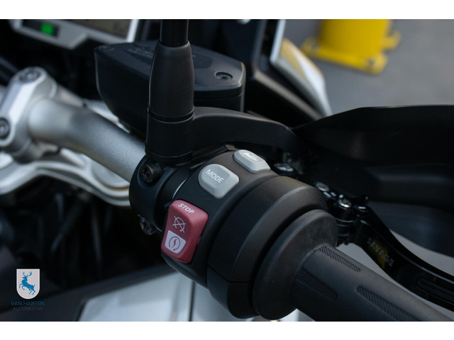 BMW S 1000 XR   Akrapovic   Getint windscherm