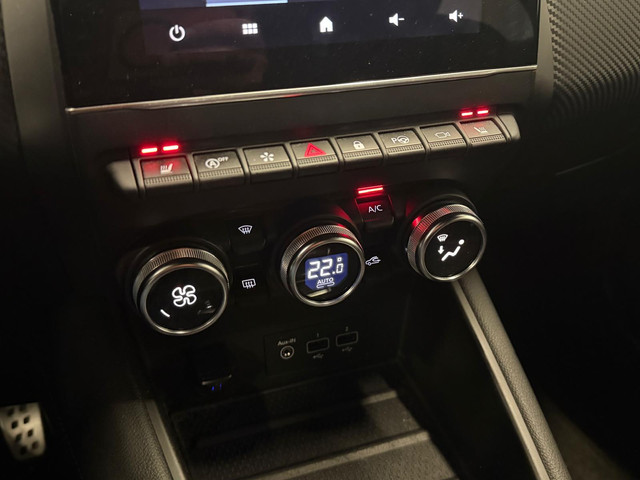 Renault Captur 1.3 TCe 140 R.S. Line Automaat   Camera   Navi   CarPlay   DAB