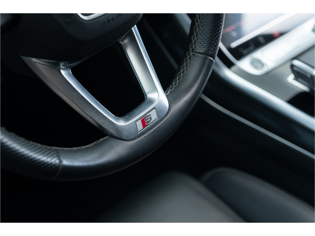 Audi Q8 55 TFSI e quattro S-Line ACC Pano S-Stoelen Matrix Memory B&O 360 Softcl. Trekhaak