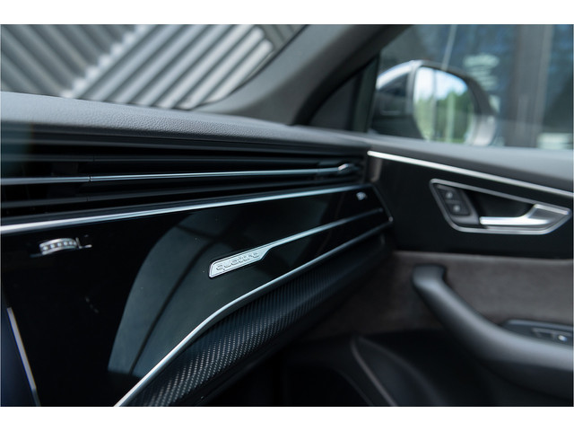 Audi Q8 55 TFSI e quattro S-Line ACC Pano S-Stoelen Matrix Memory B&O 360 Softcl. Trekhaak
