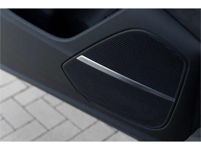 Audi Q8 55 TFSI e quattro S-Line ACC Pano S-Stoelen Matrix Memory B&O 360 Softcl. Trekhaak