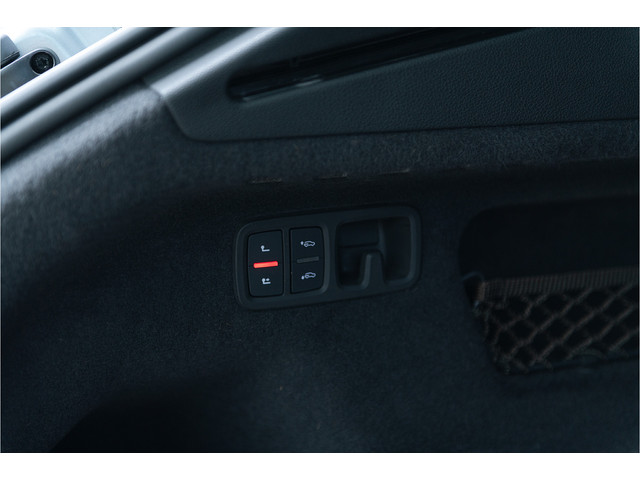 Audi Q8 55 TFSI e quattro S-Line ACC Pano S-Stoelen Matrix Memory B&O 360 Softcl. Trekhaak