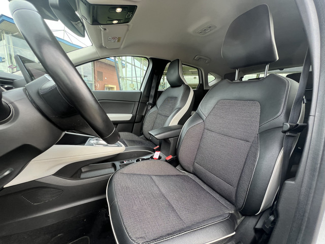 Renault Captur 1.6 E-Tech Hybrid 160PK Intens Edition One   Dealer onbderhouden   Bose   360' Camera