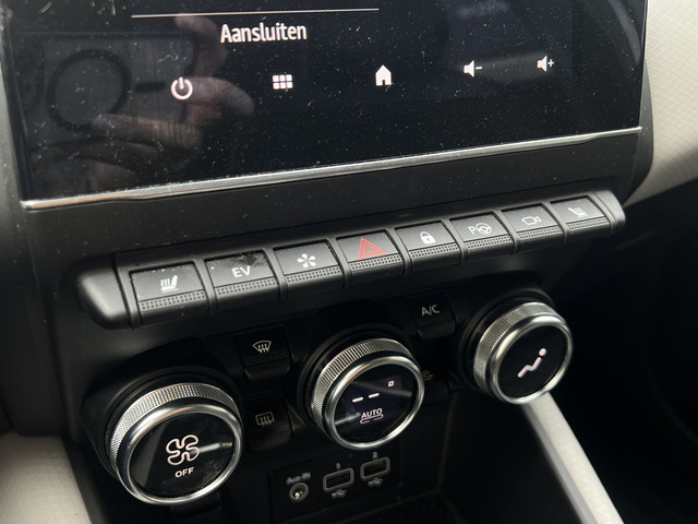 Renault Captur 1.6 E-Tech Hybrid 160PK Intens Edition One   Dealer onbderhouden   Bose   360' Camera