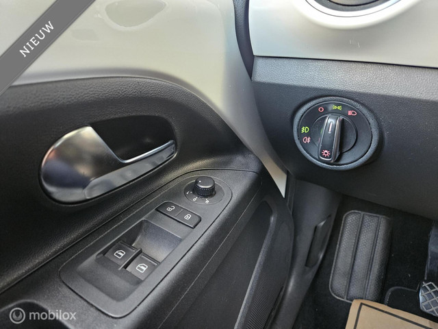 Volkswagen up! 1.0 Street up! Navi Cruise Control Stoelverwarming
