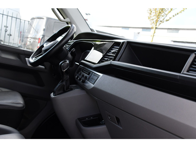 Volkswagen Transporter 2.0 TDI L2H1 DC Caravelle Full options! Adaptieve Cruise, Virtual, Carplay, LED, 204PK, 2 x Schuifdeur, Clima, Stoelverwarming,