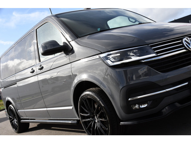 Volkswagen Transporter 2.0 TDI L2H1 DC Caravelle Full options! Adaptieve Cruise, Virtual, Carplay, LED, 204PK, 2 x Schuifdeur, Clima, Stoelverwarming,