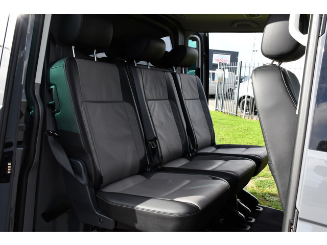 Volkswagen Transporter 2.0 TDI L2H1 DC Caravelle Full options! Adaptieve Cruise, Virtual, Carplay, LED, 204PK, 2 x Schuifdeur, Clima, Stoelverwarming,