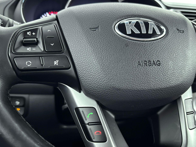 Kia Rio 1.2 CVVT EXECUTIVELINE | NAVI | CLIMA | CRUISE | CAMERA | PDC | PRIVACY GLASS | LM VELGEN | STUUR- & STOELVERWARMING |