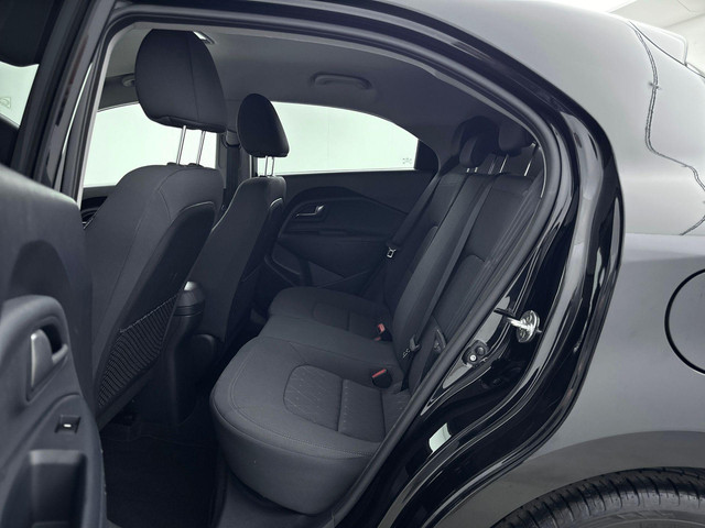 Kia Rio 1.2 CVVT EXECUTIVELINE | NAVI | CLIMA | CRUISE | CAMERA | PDC | PRIVACY GLASS | LM VELGEN | STUUR- & STOELVERWARMING |