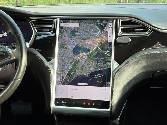 Tesla Model S 70D Base Pano Autopilot Leer