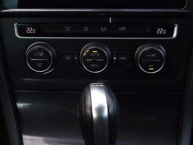 Volkswagen Golf 1.0 TSI Comfortline Business Automaat | Carplay | 18