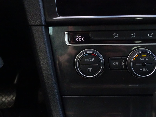 Volkswagen Golf 1.0 TSI Comfortline Business Automaat | Carplay | 18