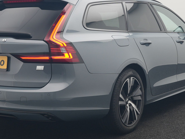 Volvo V90 T6 AWD R-Design Plug In Hybrid 340pk Dealer O.H PHEV | Trekhaak Af Fabriek | Panodak | Adaptive Cruise | Head Up | Harman & Kard
