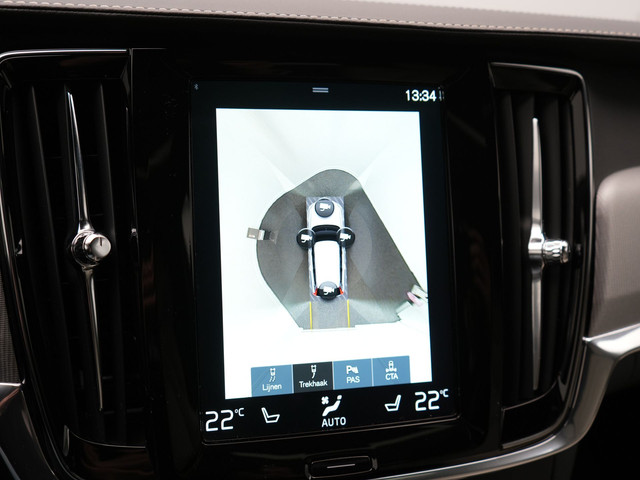 Volvo V90 T6 AWD R-Design Plug In Hybrid 340pk Dealer O.H PHEV | Trekhaak Af Fabriek | Panodak | Adaptive Cruise | Head Up | Harman & Kard