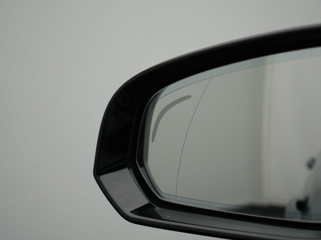 Volvo V90 T6 AWD R-Design Plug In Hybrid 340pk Dealer O.H PHEV | Trekhaak Af Fabriek | Panodak | Adaptive Cruise | Head Up | Harman & Kard