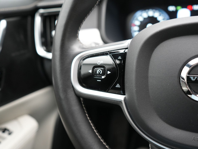Volvo V90 T6 AWD R-Design Plug In Hybrid 340pk Dealer O.H PHEV | Trekhaak Af Fabriek | Panodak | Adaptive Cruise | Head Up | Harman & Kard