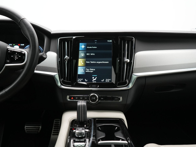 Volvo V90 T6 AWD R-Design Plug In Hybrid 340pk Dealer O.H PHEV | Trekhaak Af Fabriek | Panodak | Adaptive Cruise | Head Up | Harman & Kard