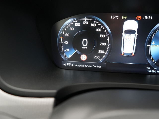 Volvo V90 T6 AWD R-Design Plug In Hybrid 340pk Dealer O.H PHEV | Trekhaak Af Fabriek | Panodak | Adaptive Cruise | Head Up | Harman & Kard