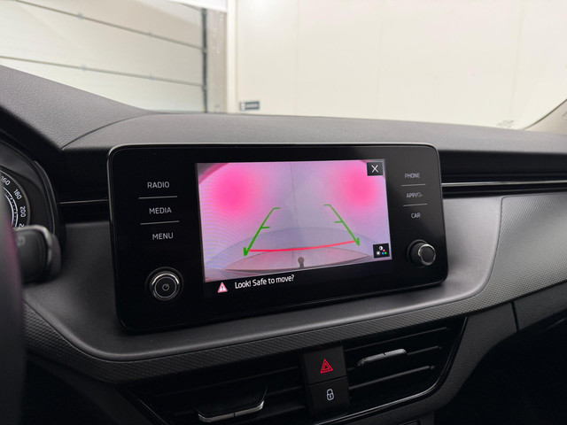 Skoda Kamiq 1.0 TSI Business Edition Automaat | Trekhaak | Camera | Apple CarPlay | Stoelverwarming | Lane Assist