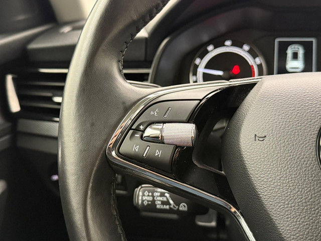 Skoda Kamiq 1.0 TSI Business Edition Automaat | Trekhaak | Camera | Apple CarPlay | Stoelverwarming | Lane Assist