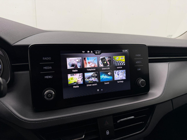 Skoda Kamiq 1.0 TSI Business Edition Automaat | Trekhaak | Camera | Apple CarPlay | Stoelverwarming | Lane Assist