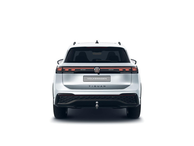 Volkswagen Tiguan R-Line Edition 1.5 eHybrid 204 PK | Trekhaak | Panoramadak | Adaptief Onderstel | Black Style |