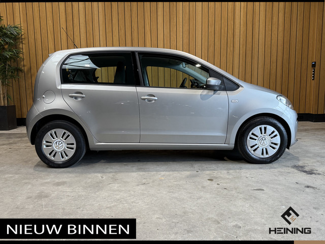Volkswagen up! 1.0 move up! BlueMotion Executive-pakket. Van eerste eigenaar. Dealer onderhouden en slechts 74000 km!!
