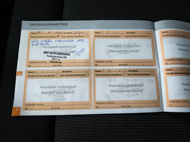 Citroen C4 Cactus 1.2 PureTech Shine 2e-Eig. Keurig-Onderh. BOVAG-Garantie, NL-Auto..