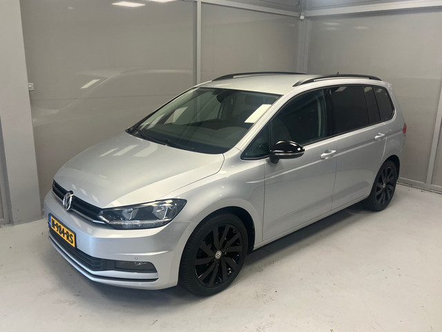 volkswagen-touran-comfortline-business-1.0tsi---7-persoons---18-lichtmetalen-velgen---climate-control--