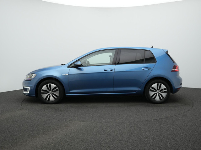 volkswagen-e-golf-115-pk---navigatie-discover-pro---stoelverwarming---adaptive-cruise---parkeersensoren-voor-achter