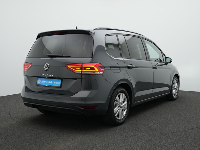 Volkswagen Touran 7 pers. 1.5 TSI 150 pk DSG Highline | 7-persoons | Panoramadak | Trekhaak | Stoelverwarming | Sportonderstel | Side Assist | Bla