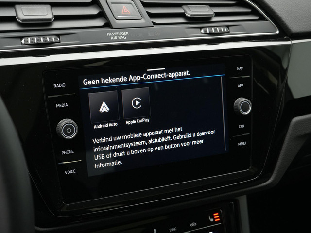 Volkswagen Touran 7 pers. 1.5 TSI 150 pk DSG Highline | 7-persoons | Panoramadak | Trekhaak | Stoelverwarming | Sportonderstel | Side Assist | Bla