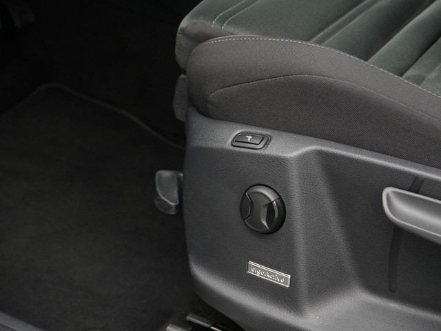 Volkswagen Touran 7 pers. 1.5 TSI 150 pk DSG Highline | 7-persoons | Panoramadak | Trekhaak | Stoelverwarming | Sportonderstel | Side Assist | Bla