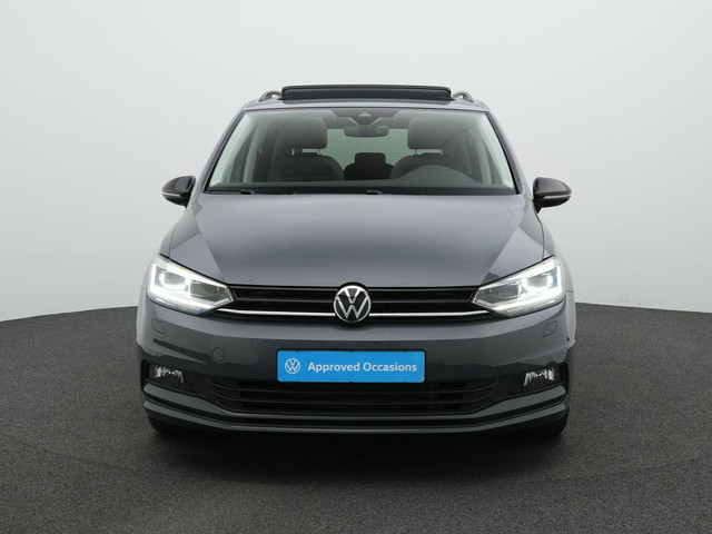 Volkswagen Touran 7 pers. 1.5 TSI 150 pk DSG Highline | 7-persoons | Panoramadak | Trekhaak | Stoelverwarming | Sportonderstel | Side Assist | Bla