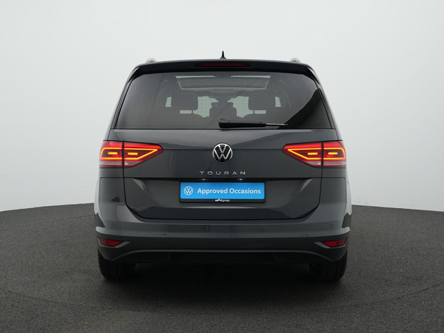 Volkswagen Touran 7 pers. 1.5 TSI 150 pk DSG Highline | 7-persoons | Panoramadak | Trekhaak | Stoelverwarming | Sportonderstel | Side Assist | Bla