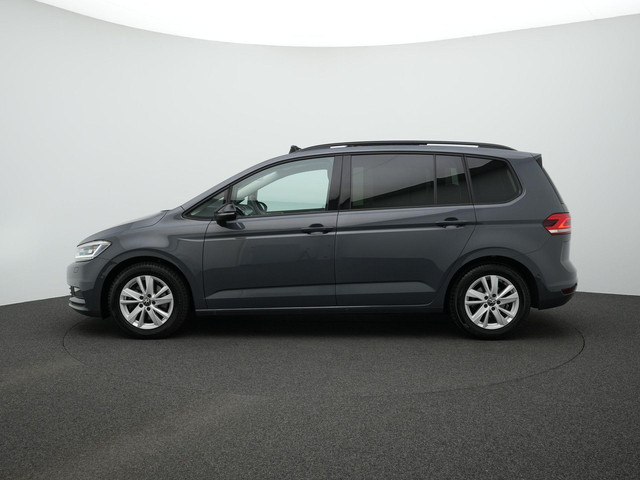volkswagen-touran-7-pers.-1.5-tsi-150-pk-dsg-highline---7-persoons---panoramadak---trekhaak---stoelverwarming---sportonderstel---side-assist---bla