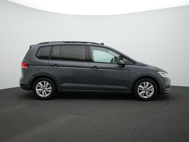 Volkswagen Touran 7 pers. 1.5 TSI 150 pk DSG Highline | 7-persoons | Panoramadak | Trekhaak | Stoelverwarming | Sportonderstel | Side Assist | Bla