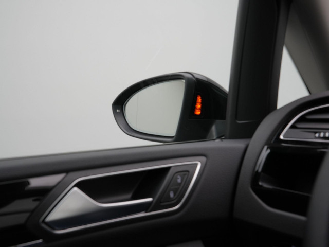 Volkswagen Touran 7 pers. 1.5 TSI 150 pk DSG Highline | 7-persoons | Panoramadak | Trekhaak | Stoelverwarming | Sportonderstel | Side Assist | Bla