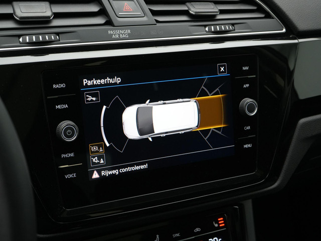 Volkswagen Touran 7 pers. 1.5 TSI 150 pk DSG Highline | 7-persoons | Panoramadak | Trekhaak | Stoelverwarming | Sportonderstel | Side Assist | Bla