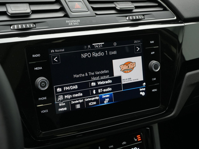 Volkswagen Touran 7 pers. 1.5 TSI 150 pk DSG Highline | 7-persoons | Panoramadak | Trekhaak | Stoelverwarming | Sportonderstel | Side Assist | Bla