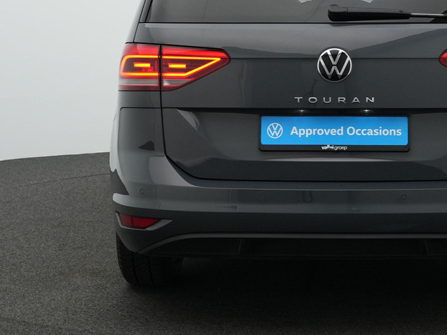 Volkswagen Touran 7 pers. 1.5 TSI 150 pk DSG Highline | 7-persoons | Panoramadak | Trekhaak | Stoelverwarming | Sportonderstel | Side Assist | Bla