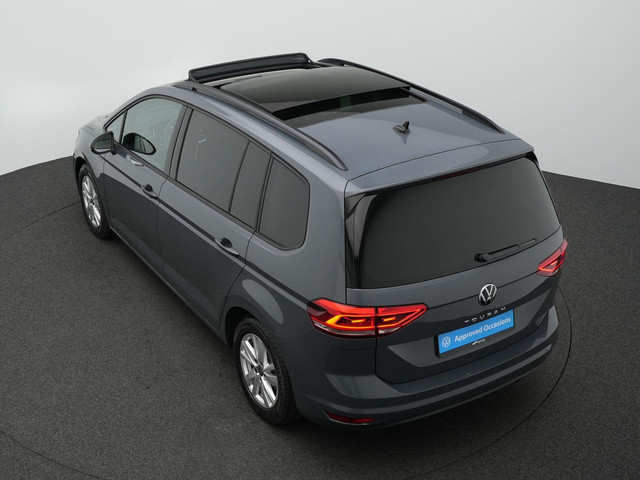 Volkswagen Touran 7 pers. 1.5 TSI 150 pk DSG Highline | 7-persoons | Panoramadak | Trekhaak | Stoelverwarming | Sportonderstel | Side Assist | Bla