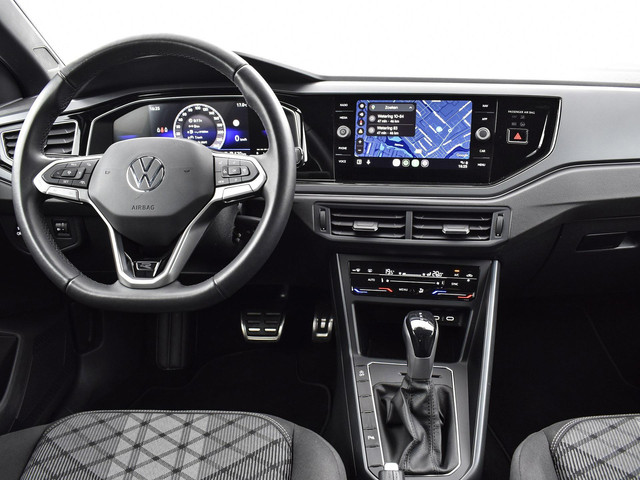 Volkswagen Polo 1.0 TSI 95pk DSG R-Line · Apple Android Car Play · Camera · P-Sensoren · Getint Glas · 16'' Inch · Garantie t m 24-11-2028 of 10