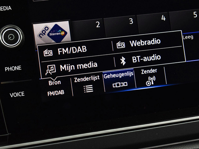 Volkswagen Polo 1.0 TSI 95pk DSG R-Line · Apple Android Car Play · Camera · P-Sensoren · Getint Glas · 16'' Inch · Garantie t m 24-11-2028 of 10